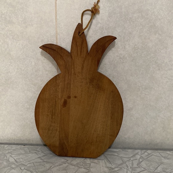 Solid Ozark Walnut-ware Wood Pineapple Cutting Board with leather hanger - Picture 2 of 8
